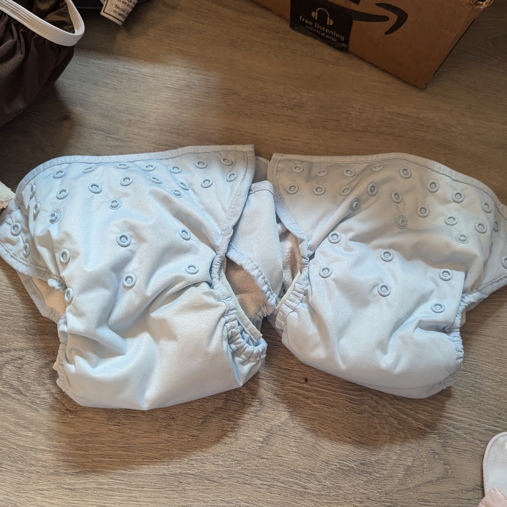 Nwot thirsties cloth diapers
